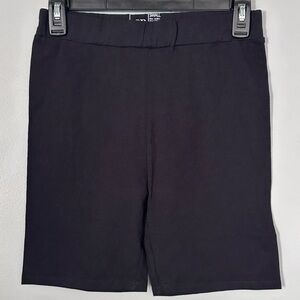 Y&R Women's Black Bike Shorts - Size Small
NWOT - Waist 13” - Inseam 5”
